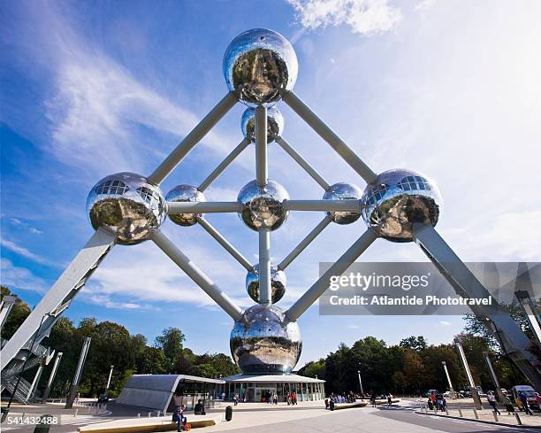 the atomium in parc des expositions in brussels - atomium monument stock pictures, royalty-free photos & images