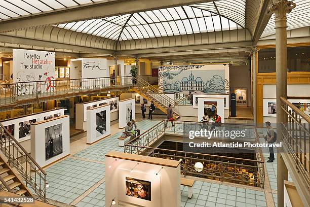 comics strip museum, the interior - belgische cultuur stockfoto's en -beelden