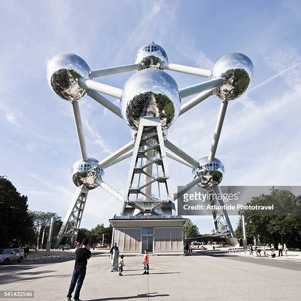 the atomium in parc des expositions in brussels - brussels square stock pictures, royalty-free photos & images