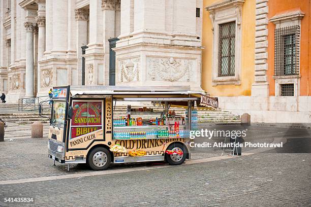 mobile food shop in front of san giovanni in laterano - san giovanni in laterano - fotografias e filmes do acervo