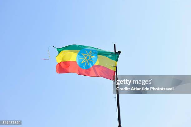 ethiopian flag at asayta - ethiopia foto e immagini stock