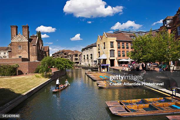 punting on cam river near magdalene bridge - cambridge bridge stock pictures, royalty-free photos & images