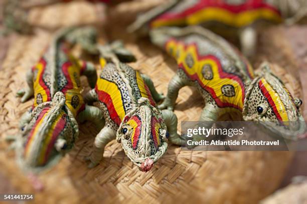 handcrafted lizard figures for sale in madagascar - souvenir stock pictures, royalty-free photos & images