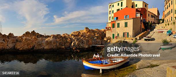 small harbor in marciana marina on elba - livorno provincie stockfoto's en -beelden