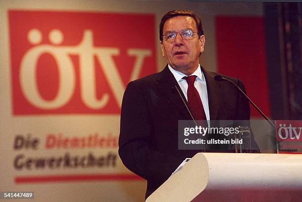 Politiker, SPD, DBundeskanzler 1998- Rede während des 14. Ordentlichen Gewerkschaftstages der ÖTV in Leipzig