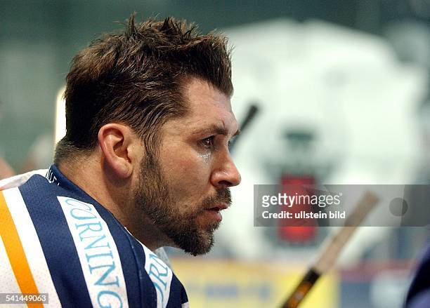 Sportler, Eishockey, KanadaEHC Eisbären BerlinPorträt im Profil
