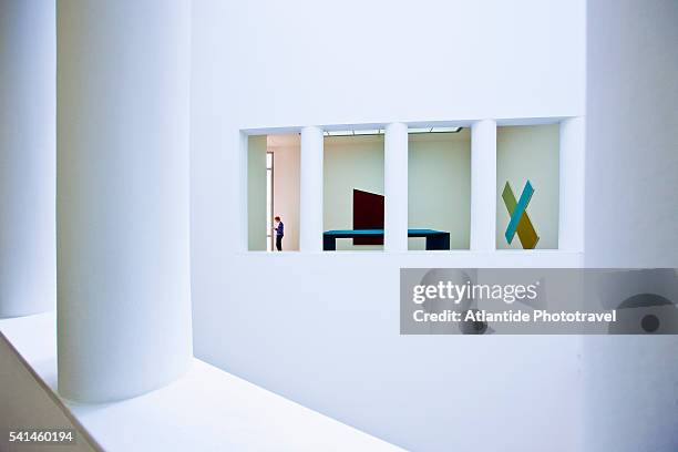 museum für moderne kunst (museum of modern art), particular of the building - moderne stock pictures, royalty-free photos & images