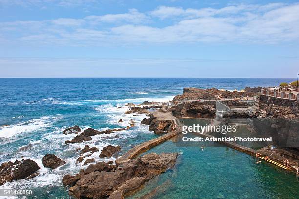 la fajana, near barlovento is famous for the reef and the salt-water swiming pools, la palma, spain - la palma canarische eilanden stockfoto's en -beelden