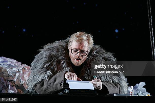 110 Aron (Singer) Stock Photos, HighRes Pictures, and Images Getty