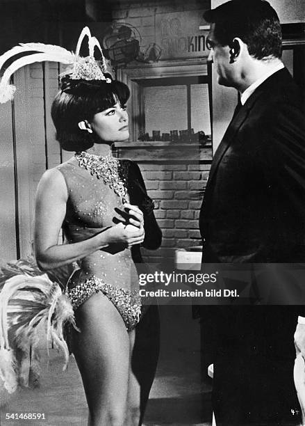 Schauspielerin, Italienals Tänzerin in dem Film 'Blindfold' mit Rock HudsonRegie Philip Dunne - USA 1965