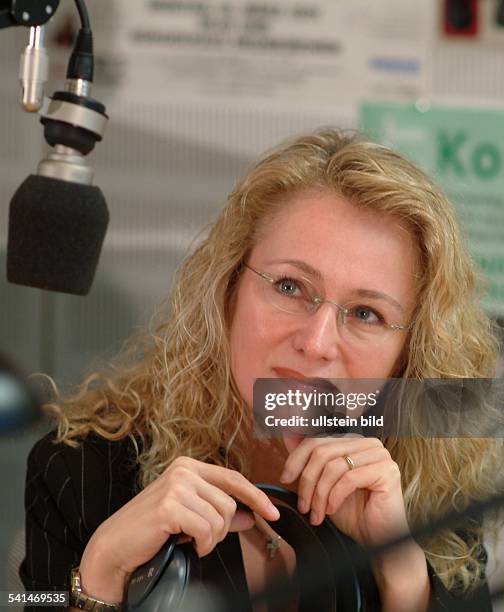 Sängerin, DPorträt während eines Radiointerviews