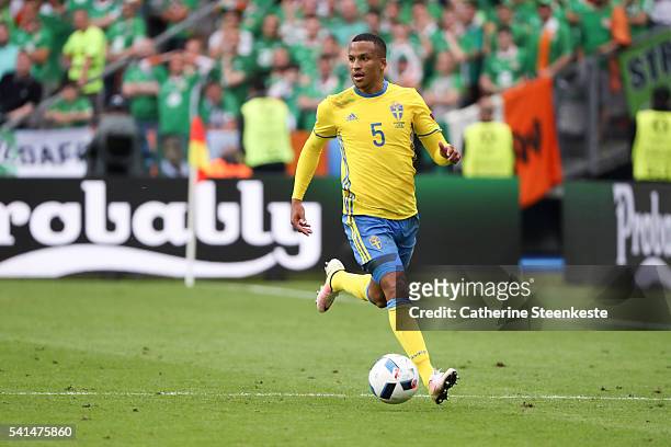 Martin Olsson of Sweden controls the ball during the UEFA EURO 2016 Group E match between Republic of Ireland and Sweden at Stade de France on June...