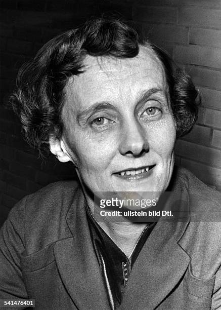 Astrid Lindgren *-+Schriftstellerin, Kinderbuchautorin,SchwedenPorträt- 1957