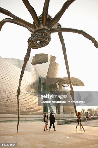 guggenheim museum by frank gehry - frank gehry stock pictures, royalty-free photos & images