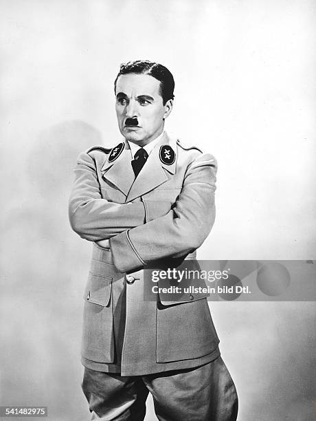Chaplin, Charlie - Actor, film director, Great Britain - *16.04.1889-+ Scene from the movie 'The Great Dictator' as Adenoid Hynkel Directed by:...