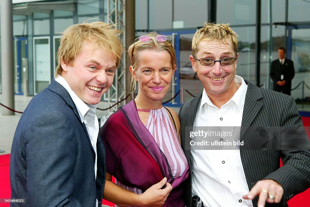 Semmelrogge, Martin - mit Ehefrau Sonja und Sohn Dustin (l)