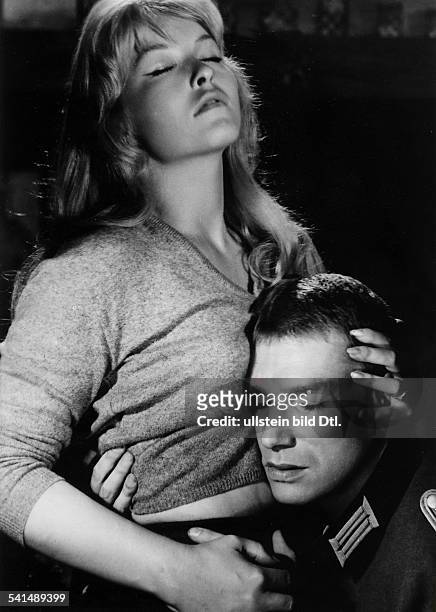 Schauspielerin, Frankreichmit Robert Hossein in dem Film "Die Nacht der Spionin" Regie: Robert HosseinFrankreich / Italien 1959