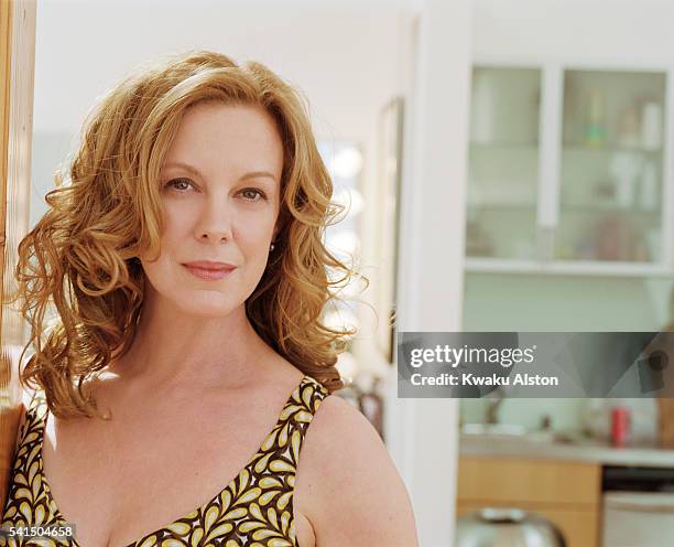 Elizabeth Perkins