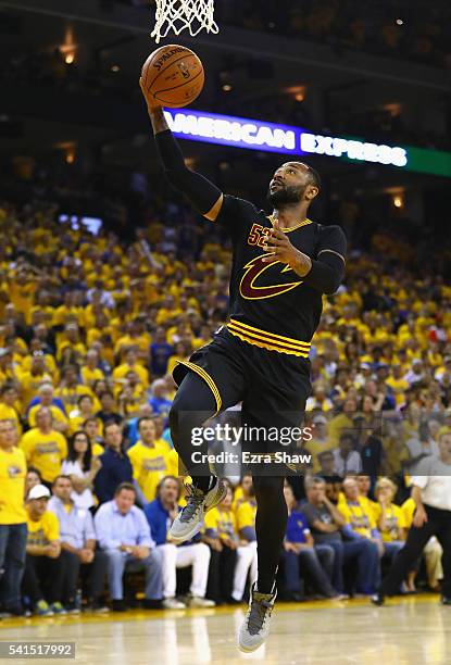 Mo Williams of the Cleveland Cavaliers shoots the ball during the first half against the Golden State Warriors in Game 7 of the 2016 NBA Finals at...