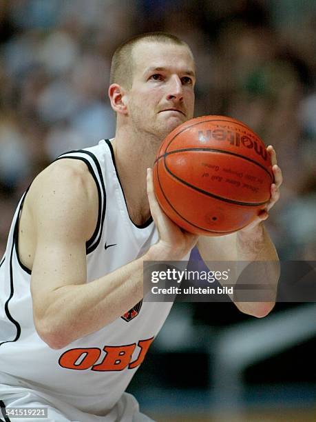 Sportler, Basketball, Dim DBB-Trikot als Nationalspieler