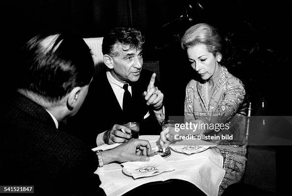 Leonard Bernstein, musician, composer, conductor, USA, with his wife Felicia Montealegre, Vienna, 1967 Leonard Bernstein, musician, composer, conductor, USA, with his wife Felicia Montealegre, Vienna, 1967