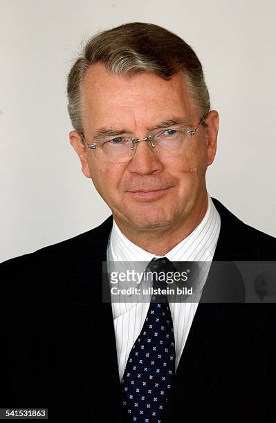 Jurist, Manager, DVorstandsvorsitzender der Allianz Holding AG, MünchenPorträt