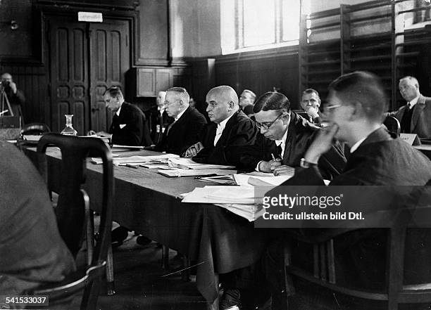 Alsberg, Max *1877-1933+Jurist, Rechtsanwalt, D- im Prozess gegen die Luebecker Krankenhausaerzte wegen des Saeuglingssterbens. Hauptangeklagter Dr....