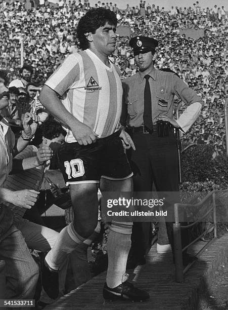 701 Maradona 1987 Photos & High Res Pictures Getty Images