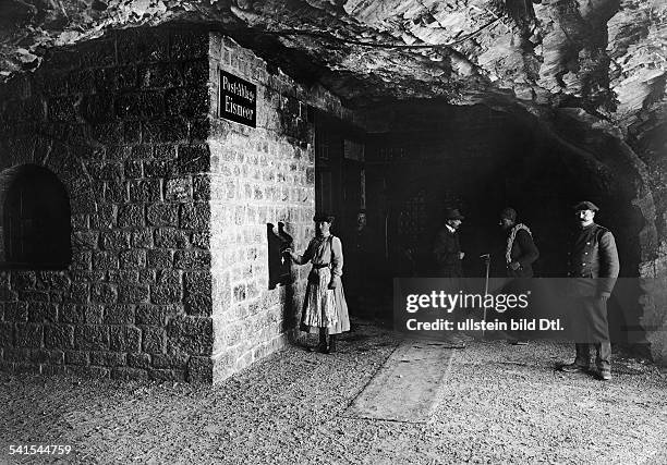 Switzerland: railway 'Jungfraubahn': inside the rock station 'Eismeer', - undatedVintage property of ullstein bild