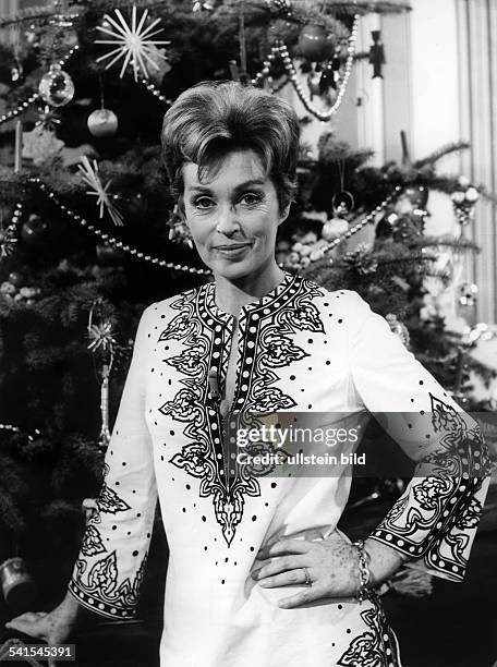 35 Lilli Palmer 1972 Stock Photos, High-Res Pictures, and Images