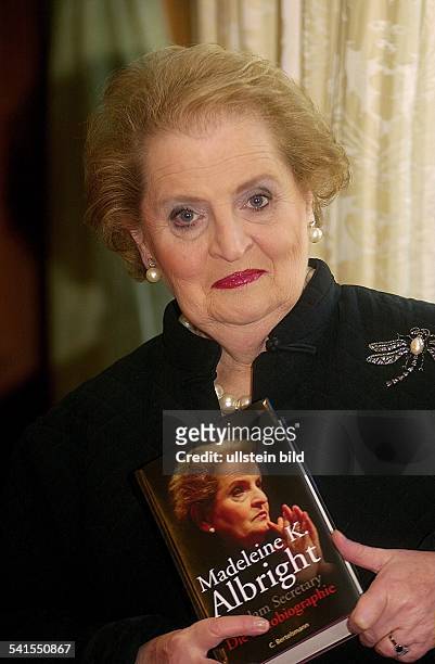Politikerin USA Demokratenwährend der Präsentation ihrer Autobiographie "Madeleine Albright Madam Secretary "