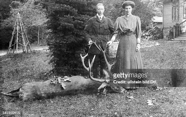 Prussia, Friedrich Wilhelm of - Crown Prince, German Empire*06.05.1882-+posing proudly with his hunting kill and wife Duchess Cecilie of...