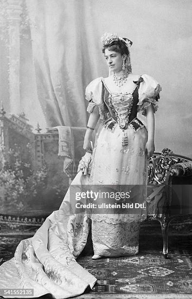 Countesses 28 Hungarian Countesses Stock Photos, High-Res Pictures, and Images ...