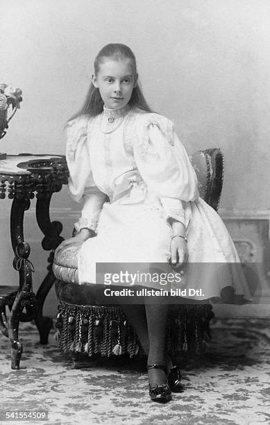 Mecklenburg-Schwerin, Cecilie of, Germany*20.09.1886-+also: Cecilie Auguste Marie Duchess of Mecklenburg-Schwerin - ca. 1900Vintage property of...