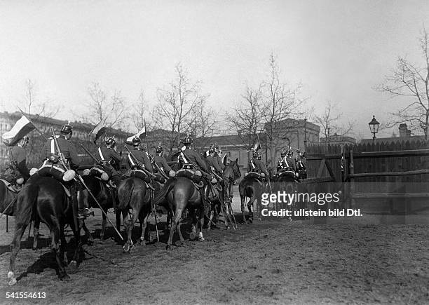 German Empire, military: 1st Garde Draggon Regiment in Berlin Kreuzberg: dragoons on horsees - 1905Vintage property of ullstein bild