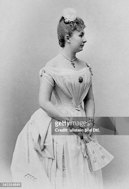 Schleswig-Holstein-Sonderburg-Augustenburg, Princess Louise Sophie of*08.04.1866-+married 1889 Prince Friedrich Leopold of Prussiahalf length -...