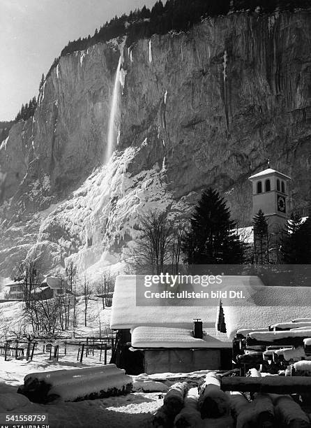 Switzerland - : Staubbach Falls in Lauterbrunnen Valley - Bernese Oberland - - undatedVintage property of ullstein bild