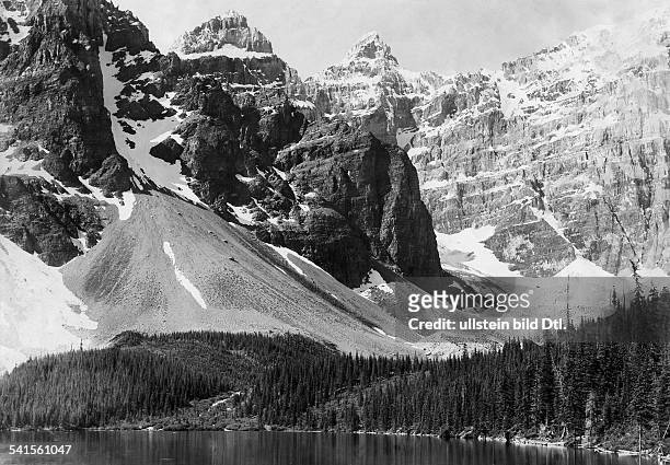 Canada: Rocky Mountains, Canadian Rockies - Photographer: George Grantham bain- Published by: 'Berliner Illustrirte Zeitung'; 28/1902Vintage property...