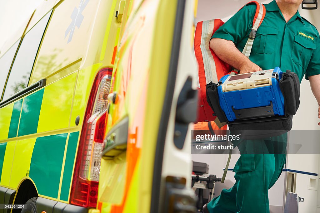Técnico en urgencias médicas y ambulancia