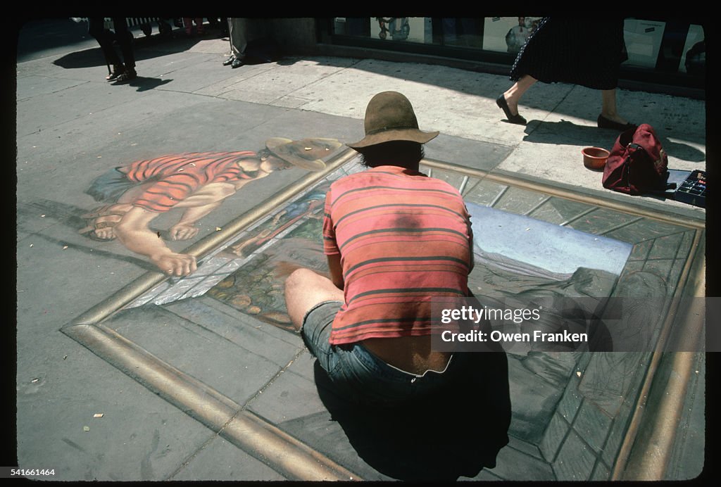Muralist Draws Himself Into Street Drawing