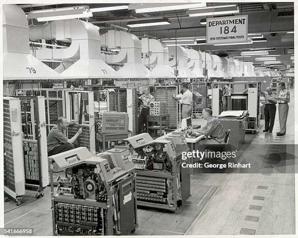 Vintage Computer Server Photos and Premium High Res Pictures - Getty Images