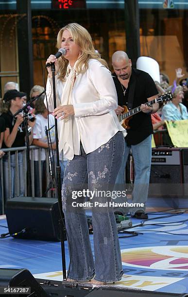 Singer Trisha Yearwood performs on stage during the Toyota Concert Series on the "Today" show September 2, 2005 in New York City.