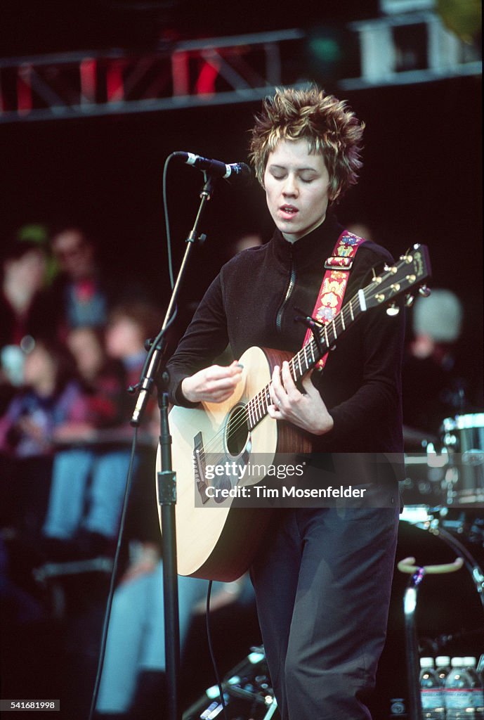 Tegan and Sarah During Bridge School Event