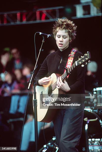 Mountainview, California: Tegan and Sarah performing at the Bridge School Benefit in the Shoreline Amphitheater.