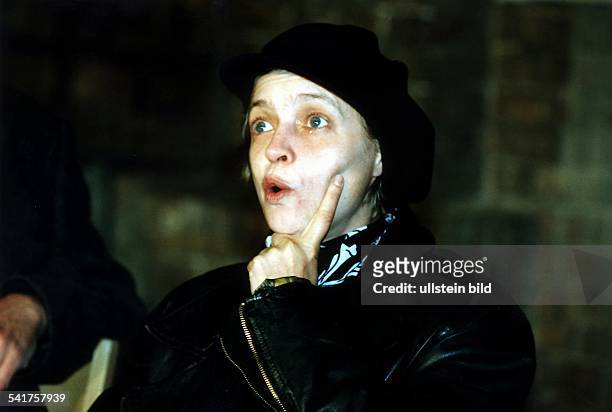 1954Schauspielerin, Regisseurin, Dmit erstauntem Gesichtsausdruck- Juli 1997