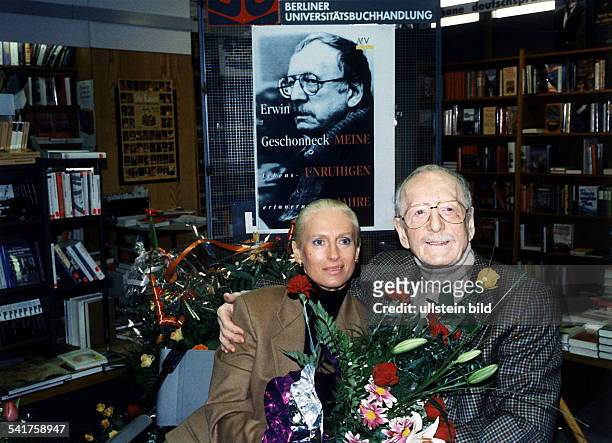 Erwin GeschonneckSchauspieler, DDR*27.12..2008+mit Ehefrau Heike während einerSignierstunde in der Universitätsbuchhandlung amBerliner...