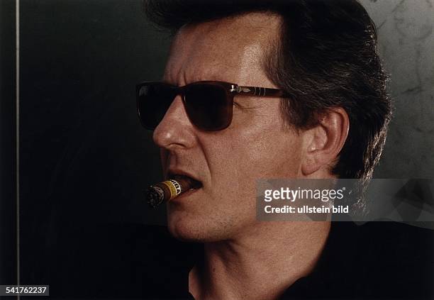 - COLFilmproduzent, D- Eigentümer der Senator Film, Berlin- mit Zigarre- Juni 1997