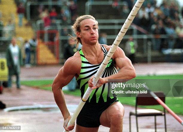 Lobinger 825 Tim Lobinger Photos & High Res Pictures - Getty Images