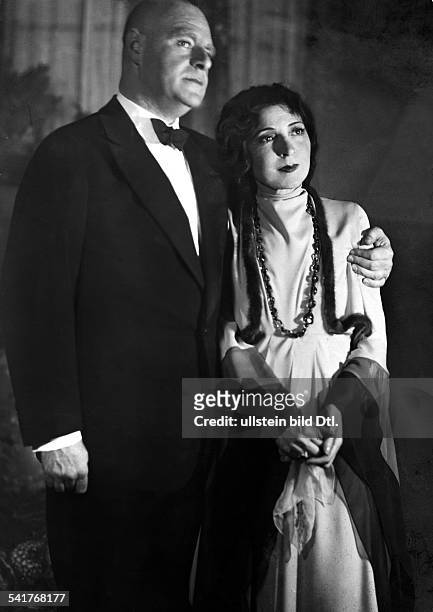 Massary, Fritzi*21.03.1882-+Sängerin, Schauspielerin, Österreich mit ihrem Schwiegersohn, dem Schriftsteller Bruno Frank, während einer...