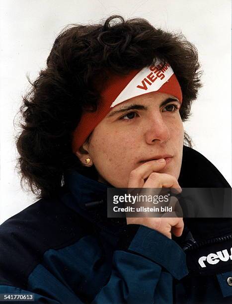 Sportlerin, Rennrodeln, DPortrait mit Stirnband- 1998